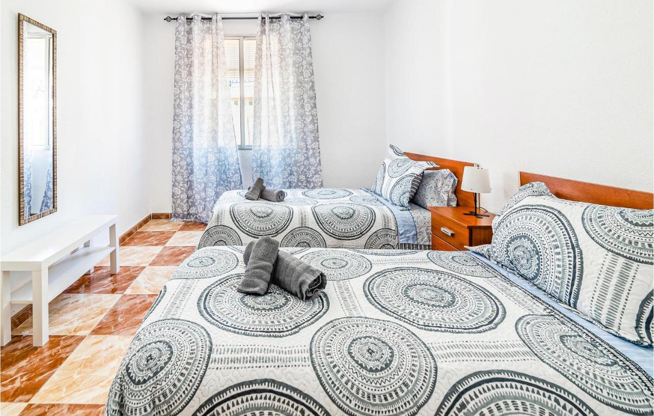 Beautiful Apartment In Cordoba With Kitchenette Exterior foto