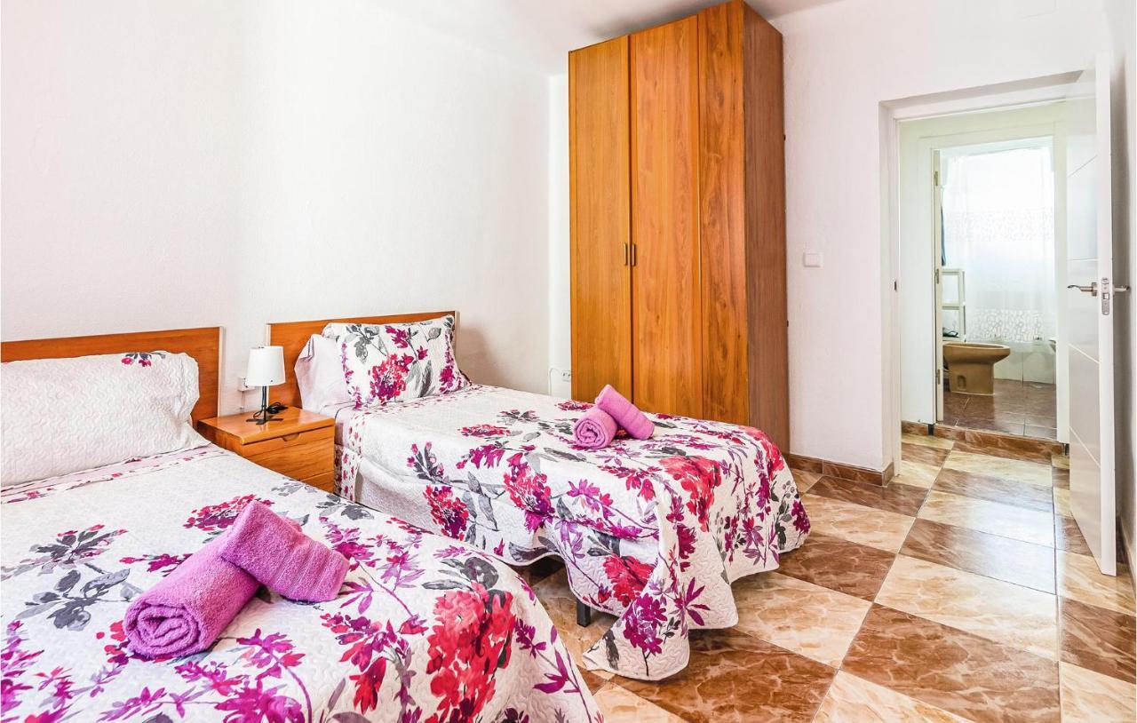 Beautiful Apartment In Cordoba With Kitchenette Exterior foto