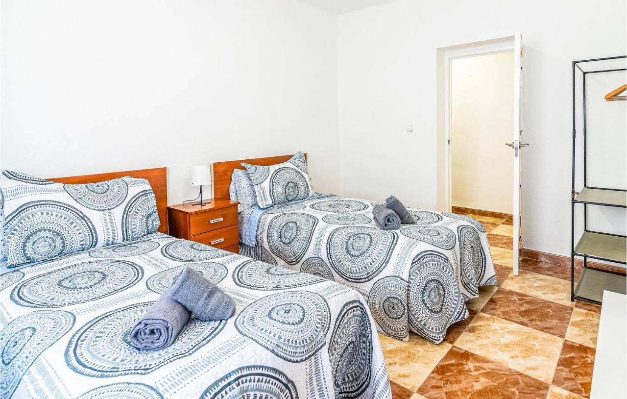Beautiful Apartment In Cordoba With Kitchenette Exterior foto